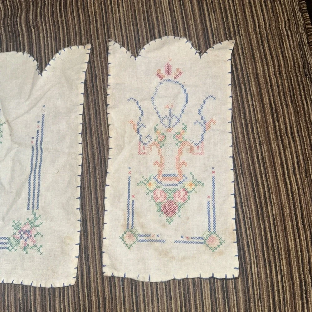Handmade Cross-Stitch Linen Chair Back & Armrest Cover Set Vtg Scalloped Doilies